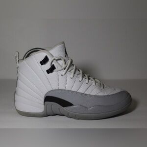 Jordan 12s “Barons” size 5.5Y